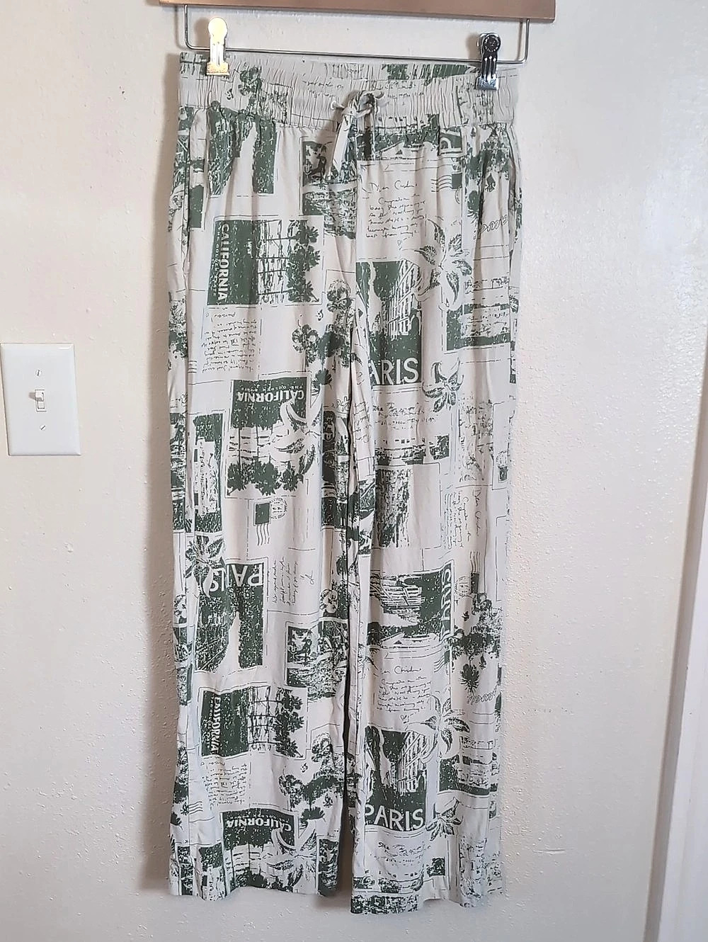 Urban Outfitters Wide Leg Carmen Pull On Travel Printed Pants in Green & Cream